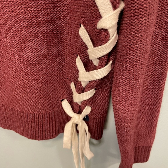 Abercrombie & Fitch maroon burgundy tie side knit sweater size small! - Picture 3 of 5